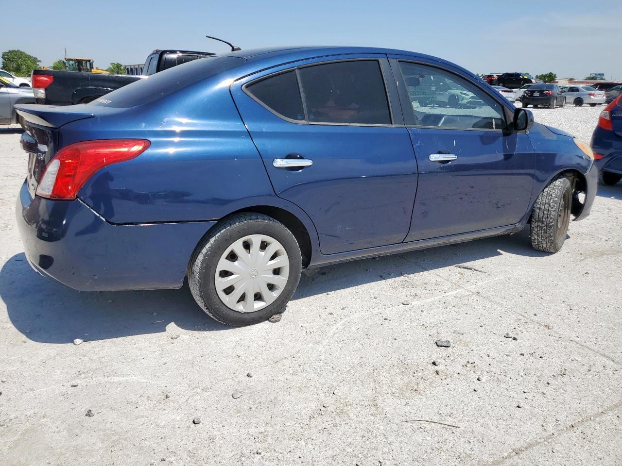 2013 NISSAN VERSA