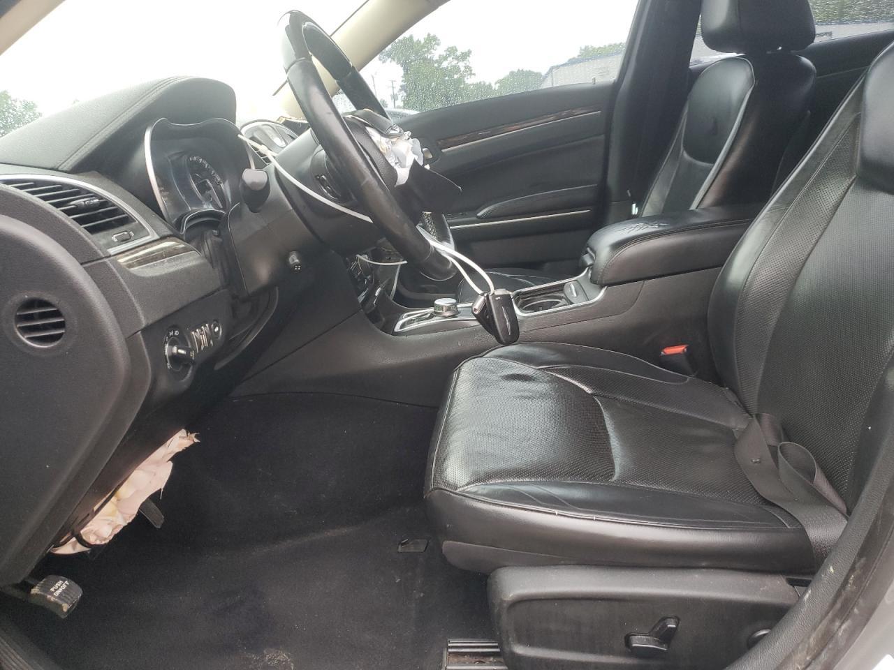 2019 CHRYSLER 300