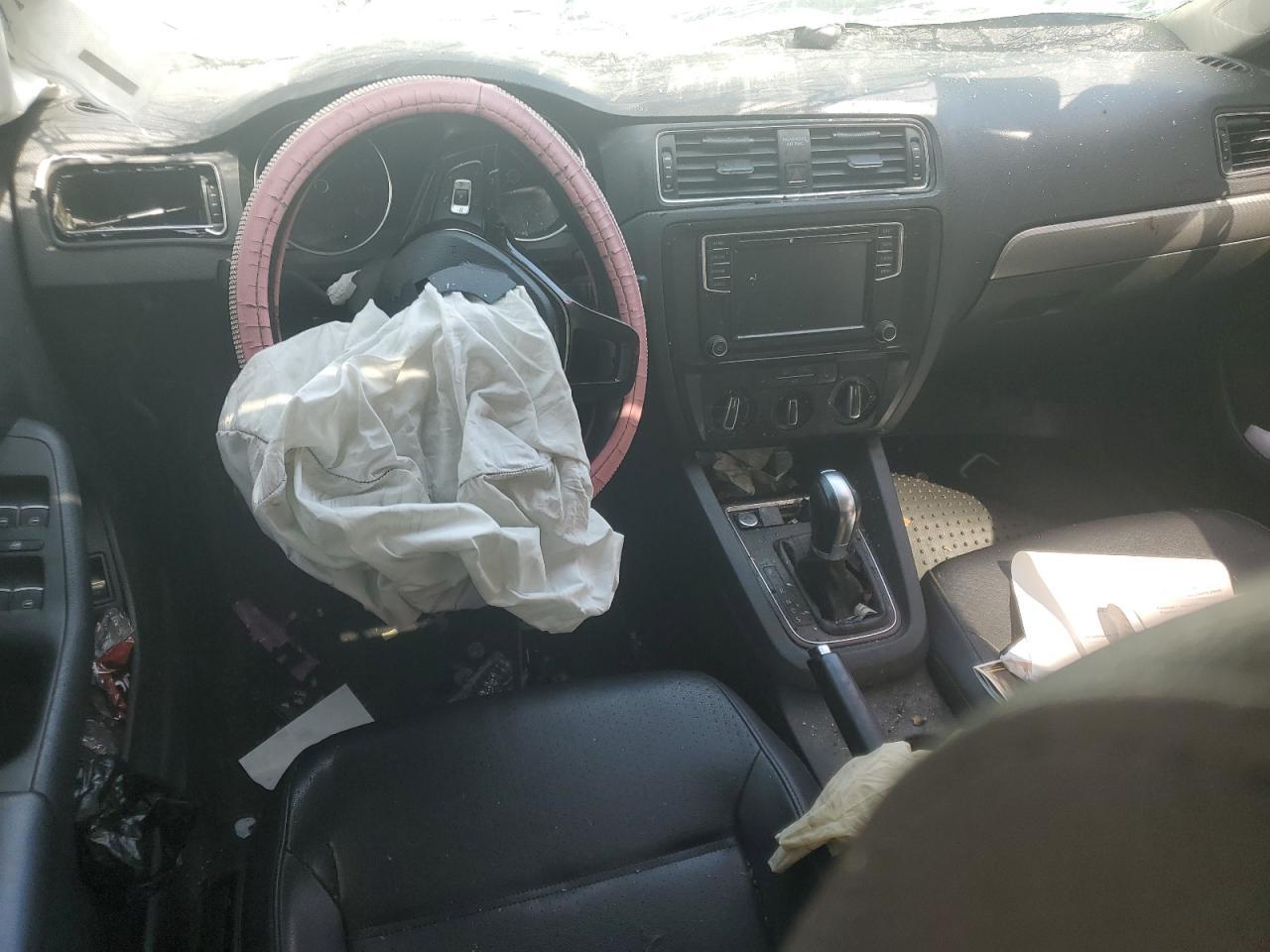 2016 VOLKSWAGEN JETTA