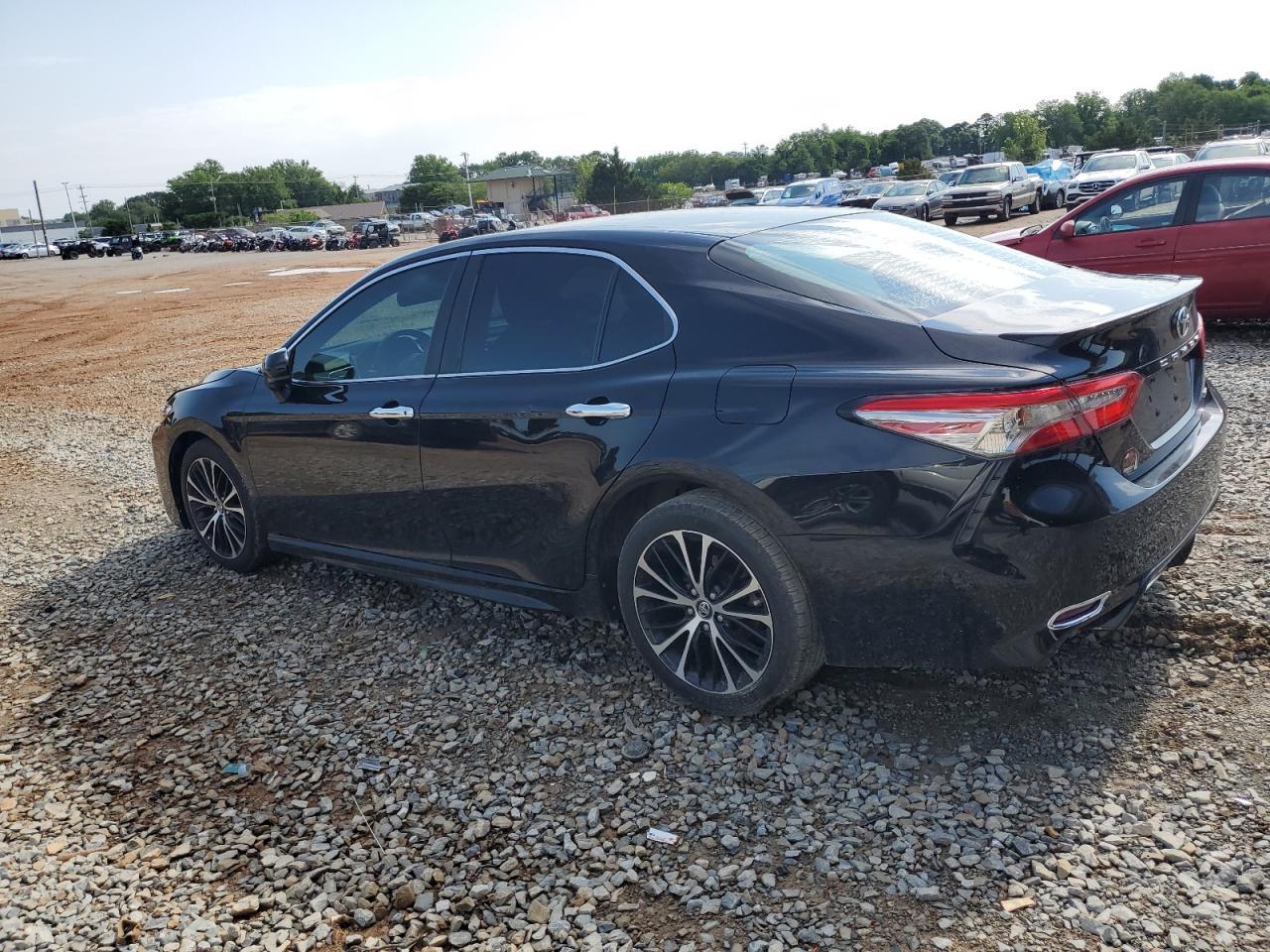 2018 TOYOTA CAMRY