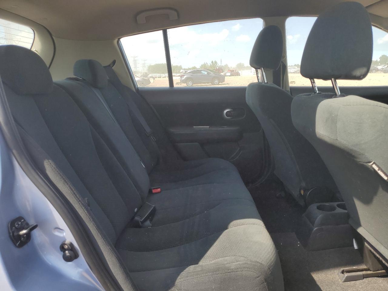 2010 NISSAN VERSA