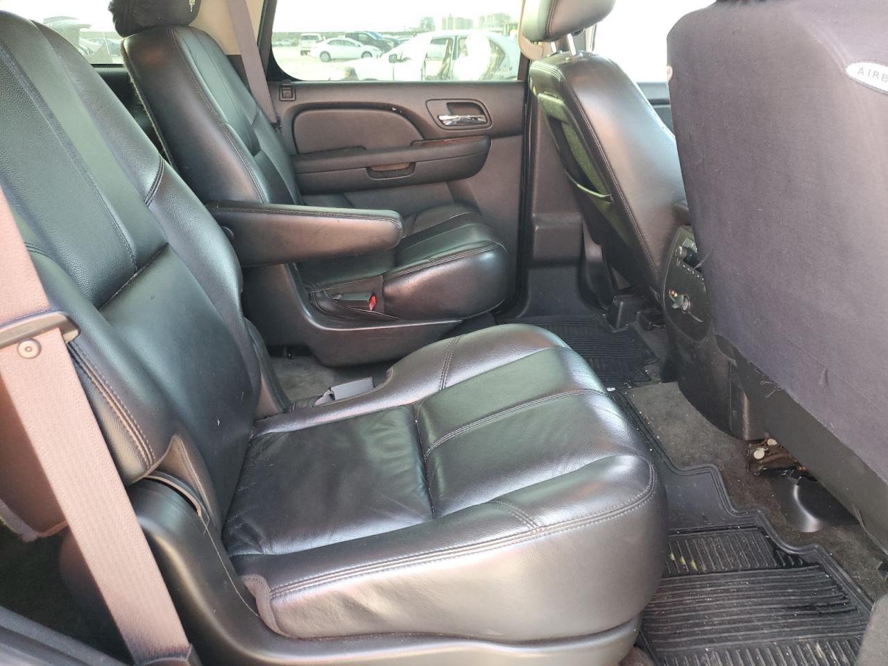 2011 CHEVROLET Tahoe