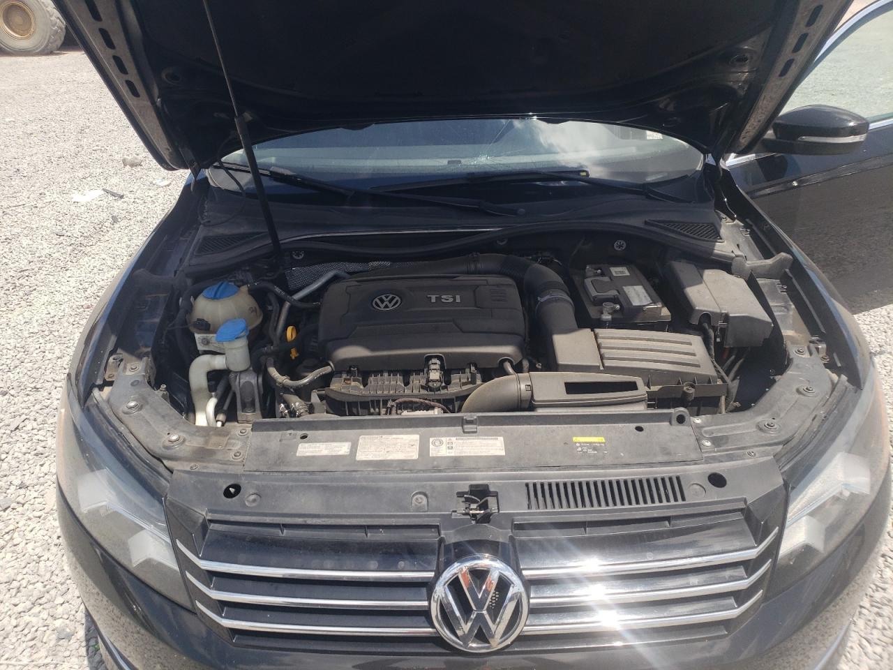 2015 VOLKSWAGEN Passat