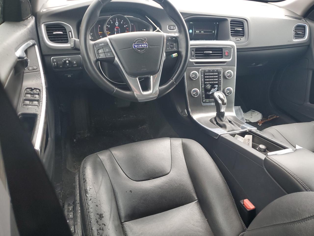 2016 VOLVO S60
