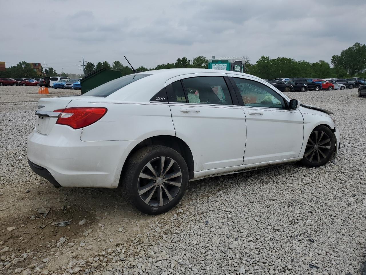 2013 CHRYSLER 200