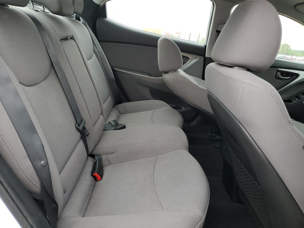 2016 HYUNDAI ELANTRA