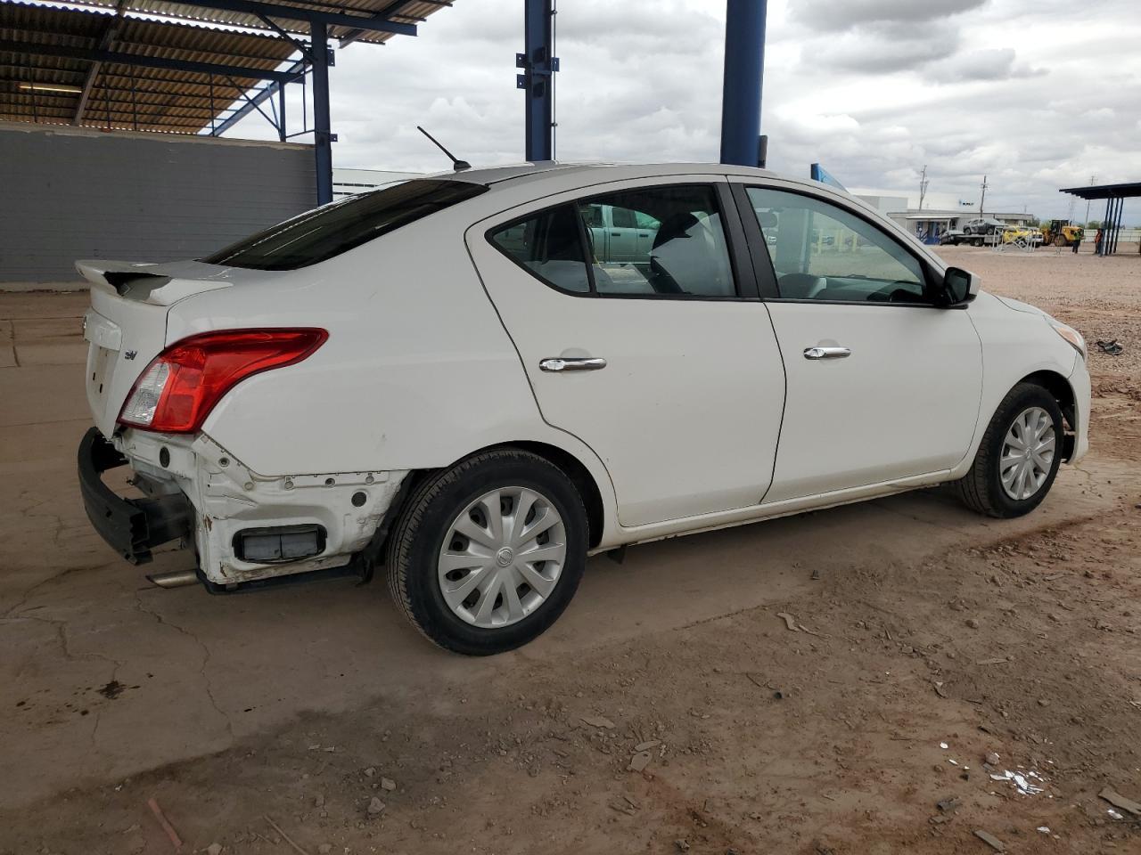 2017 NISSAN VERSA