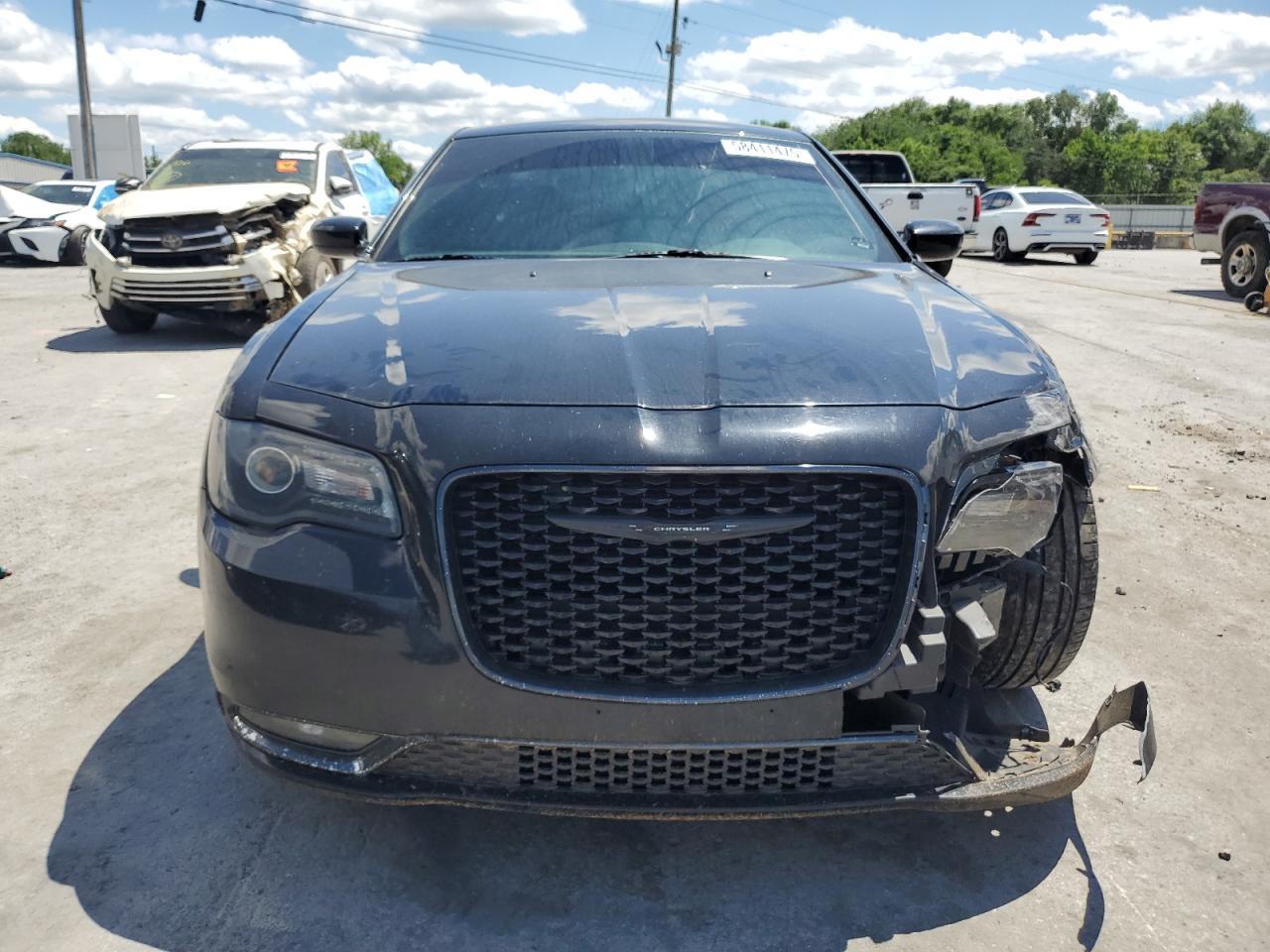 2019 CHRYSLER 300