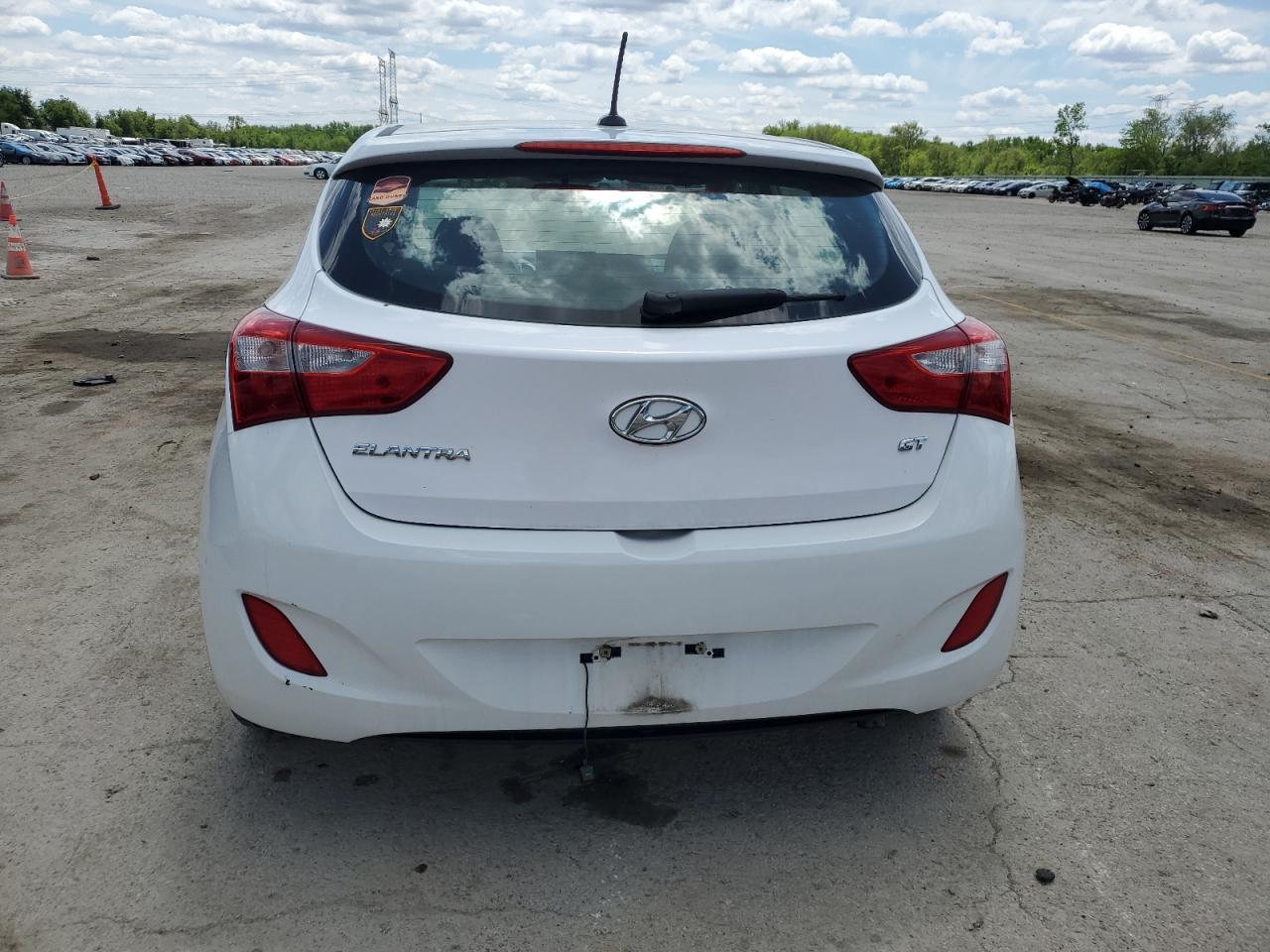 2015 HYUNDAI ELANTRA