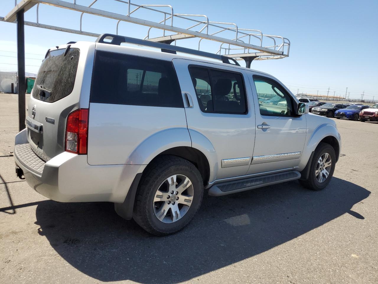 2012 NISSAN PATHFINDER