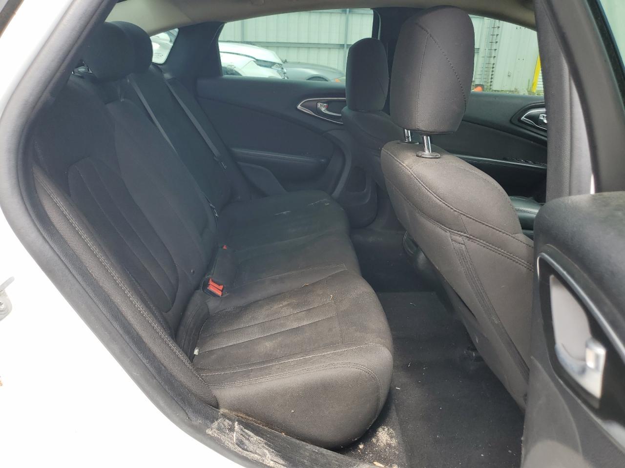 2016 CHRYSLER 200