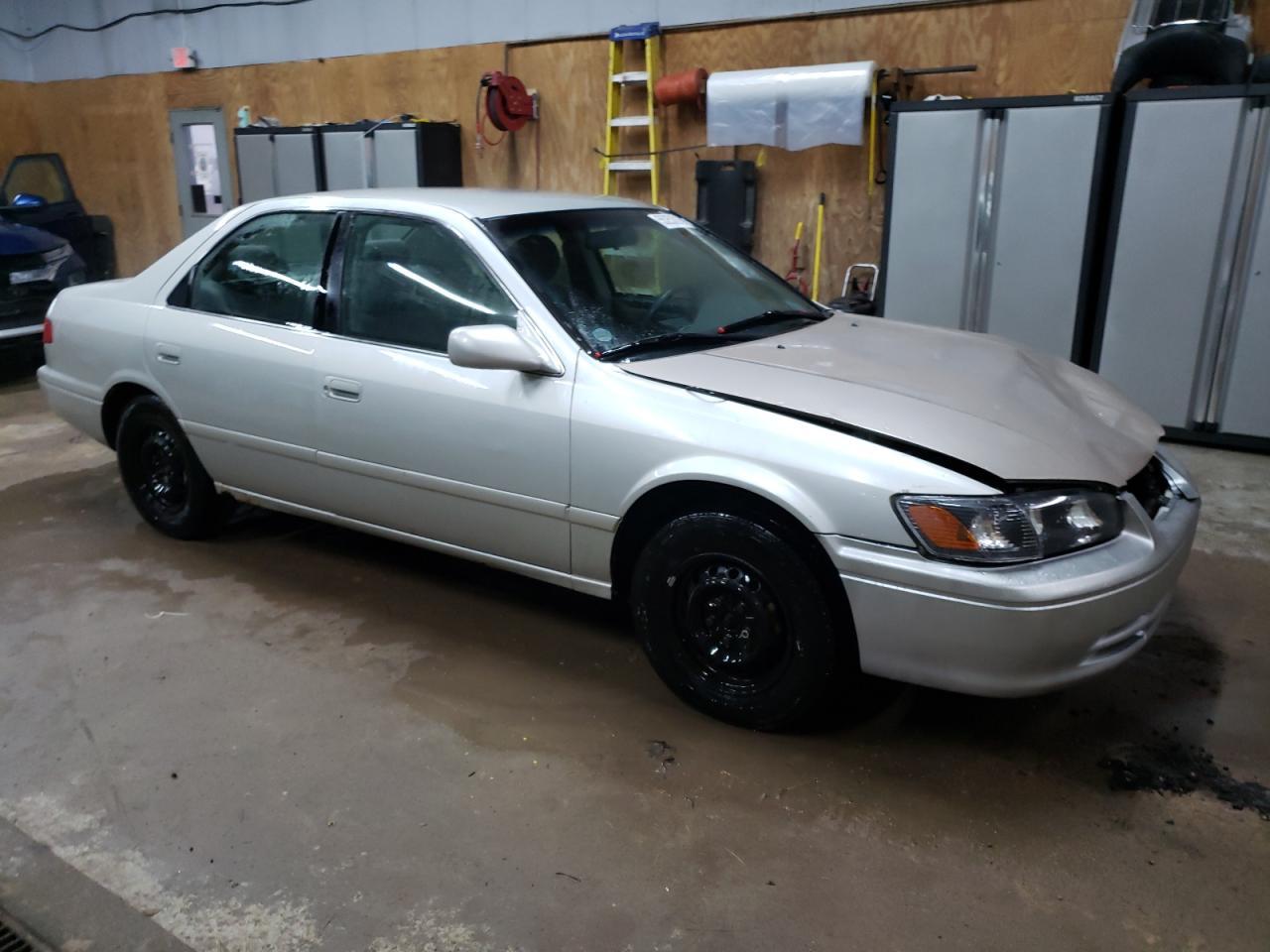 2000 TOYOTA CAMRY