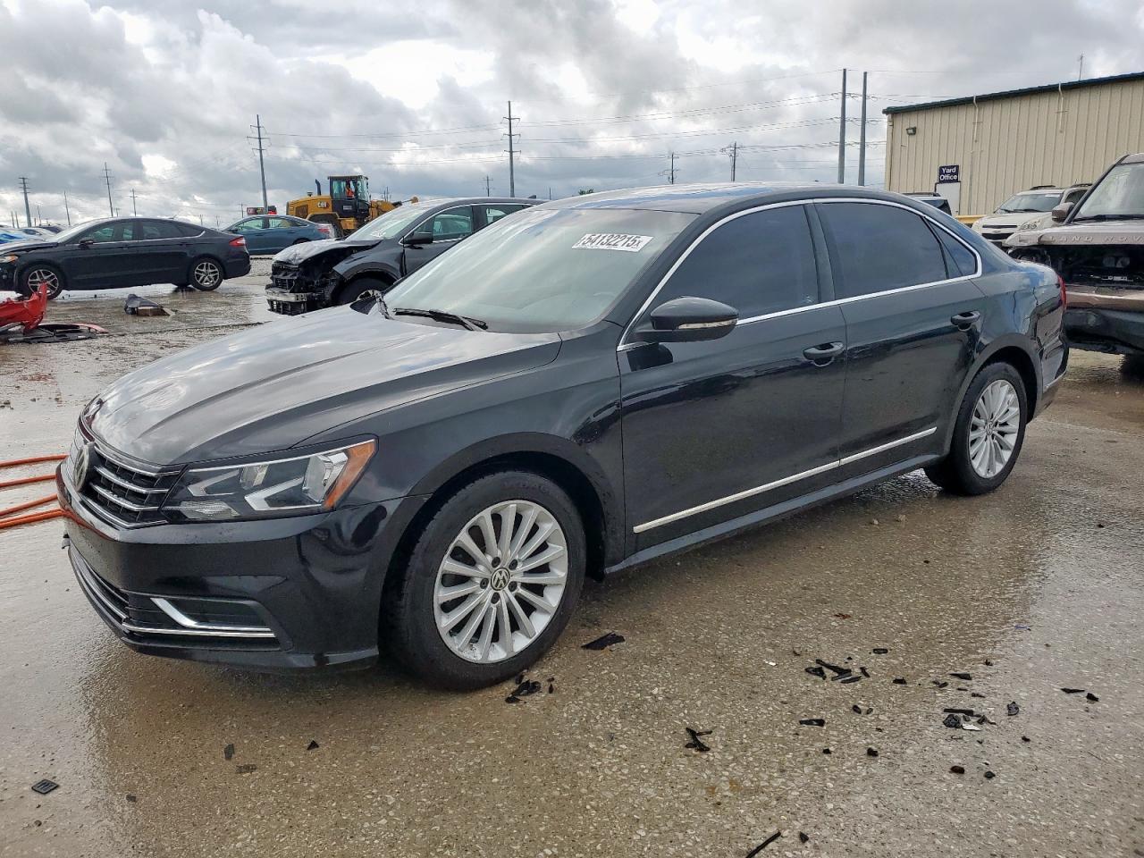 2016 VOLKSWAGEN Passat