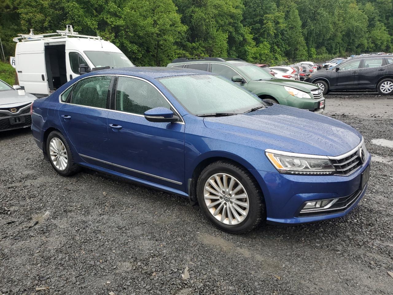 2016 VOLKSWAGEN Passat