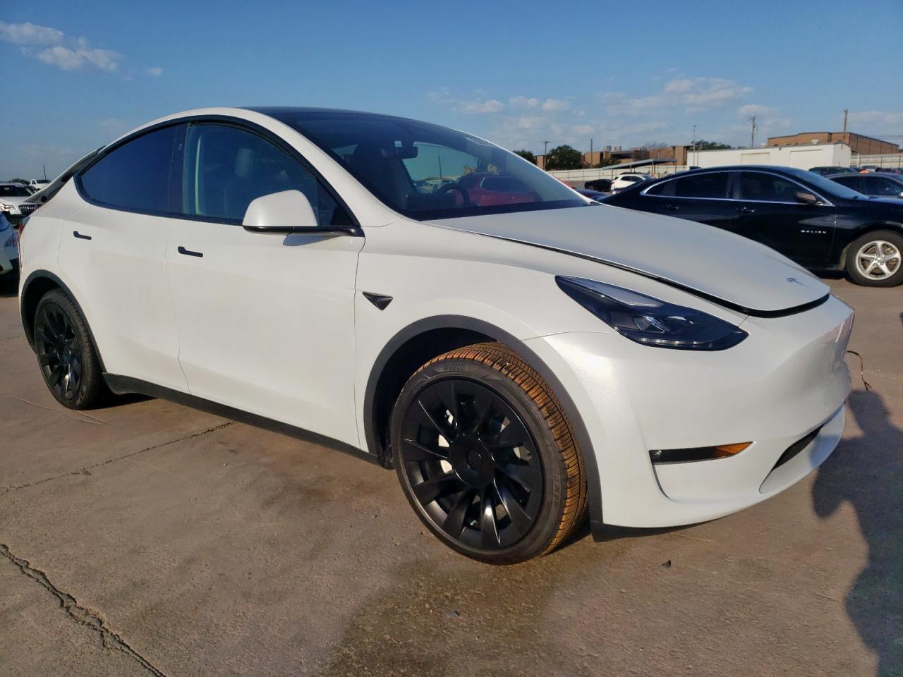 2024 TESLA MODEL Y
