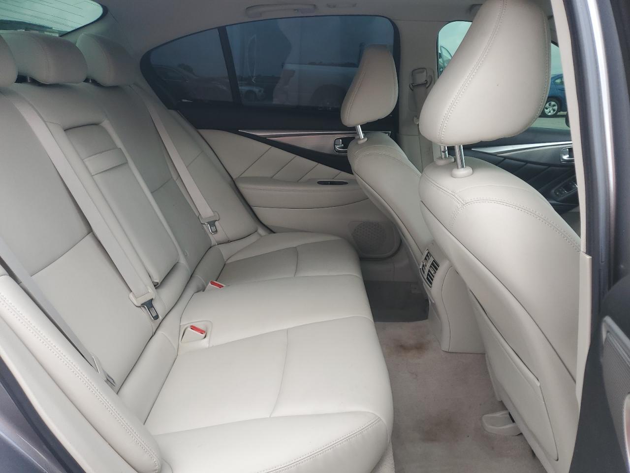 2015 INFINITI Q50