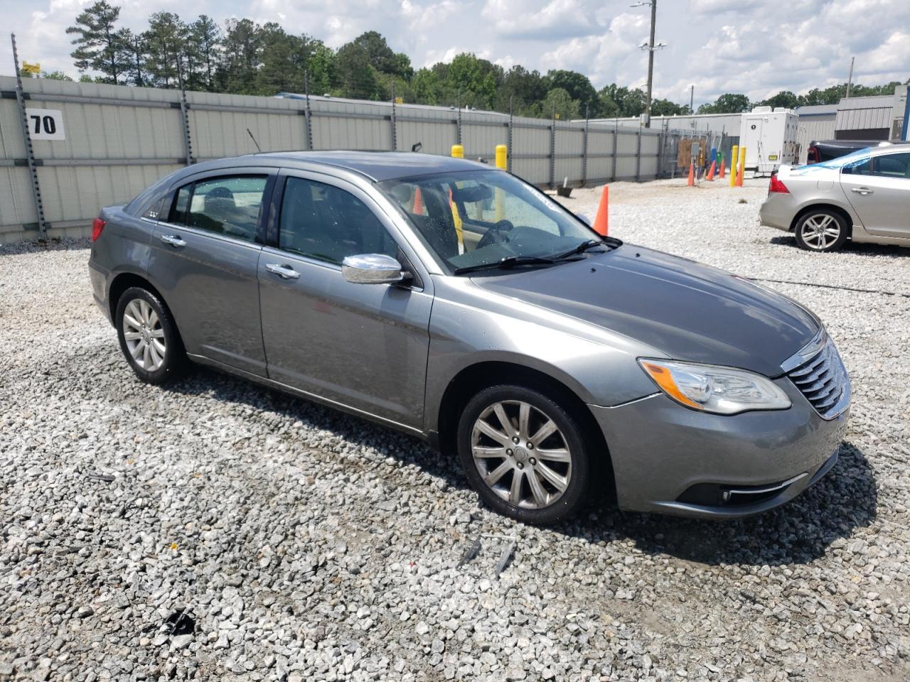 2013 CHRYSLER 200