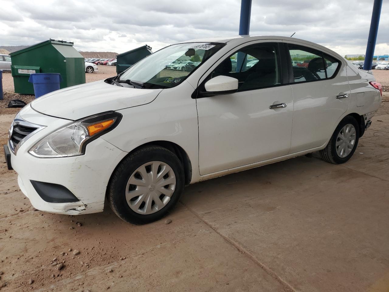 2017 NISSAN VERSA