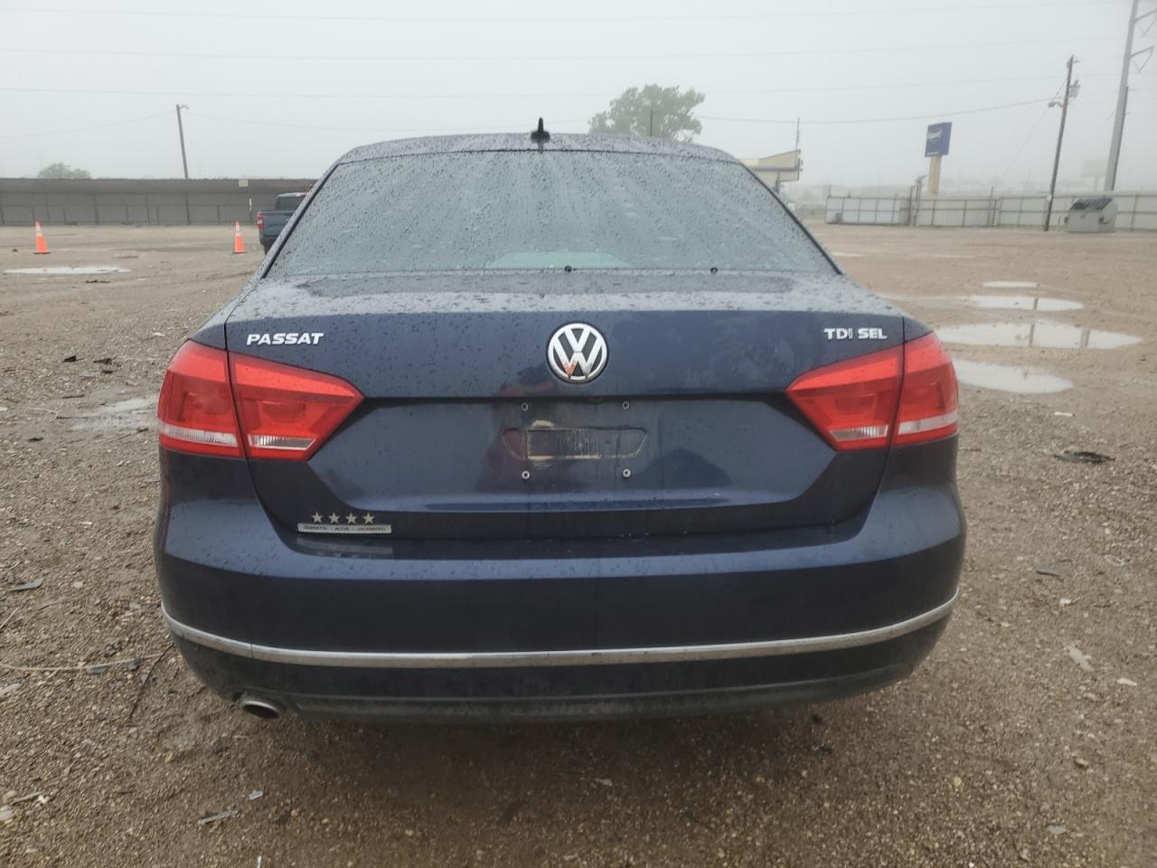 2015 VOLKSWAGEN Passat