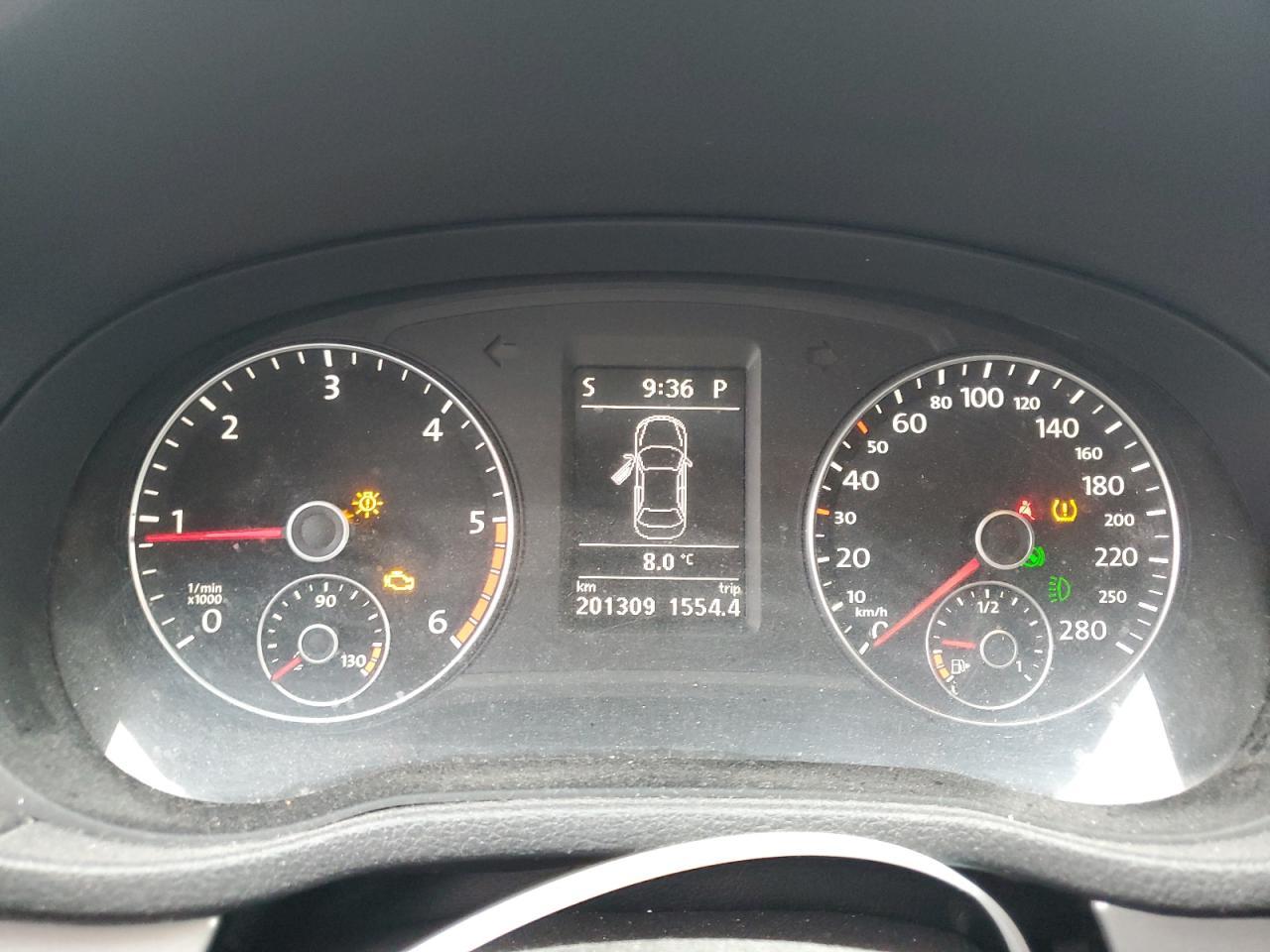 2014 VOLKSWAGEN Passat