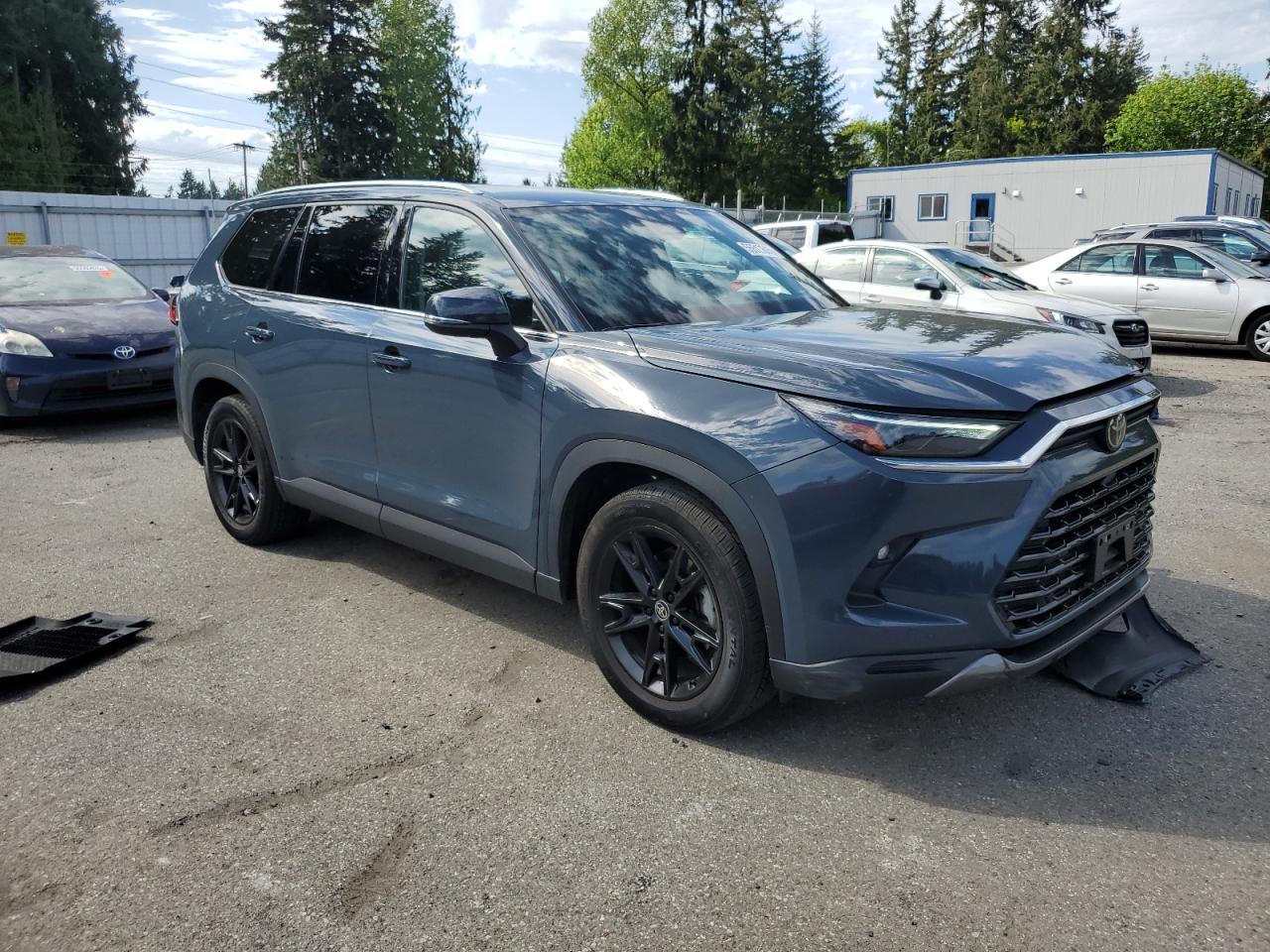 2024 TOYOTA HIGHLANDER