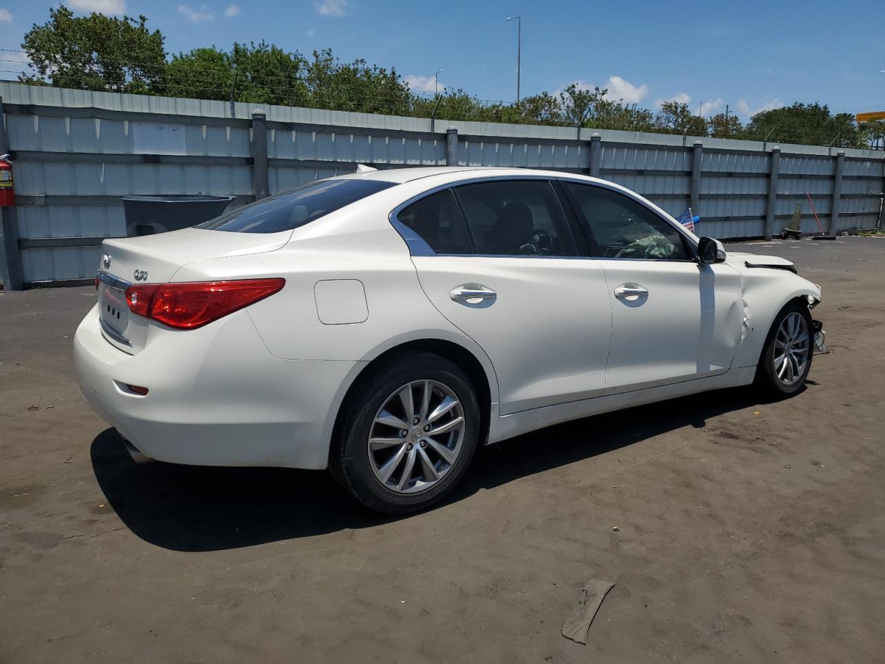 2016 INFINITI Q50