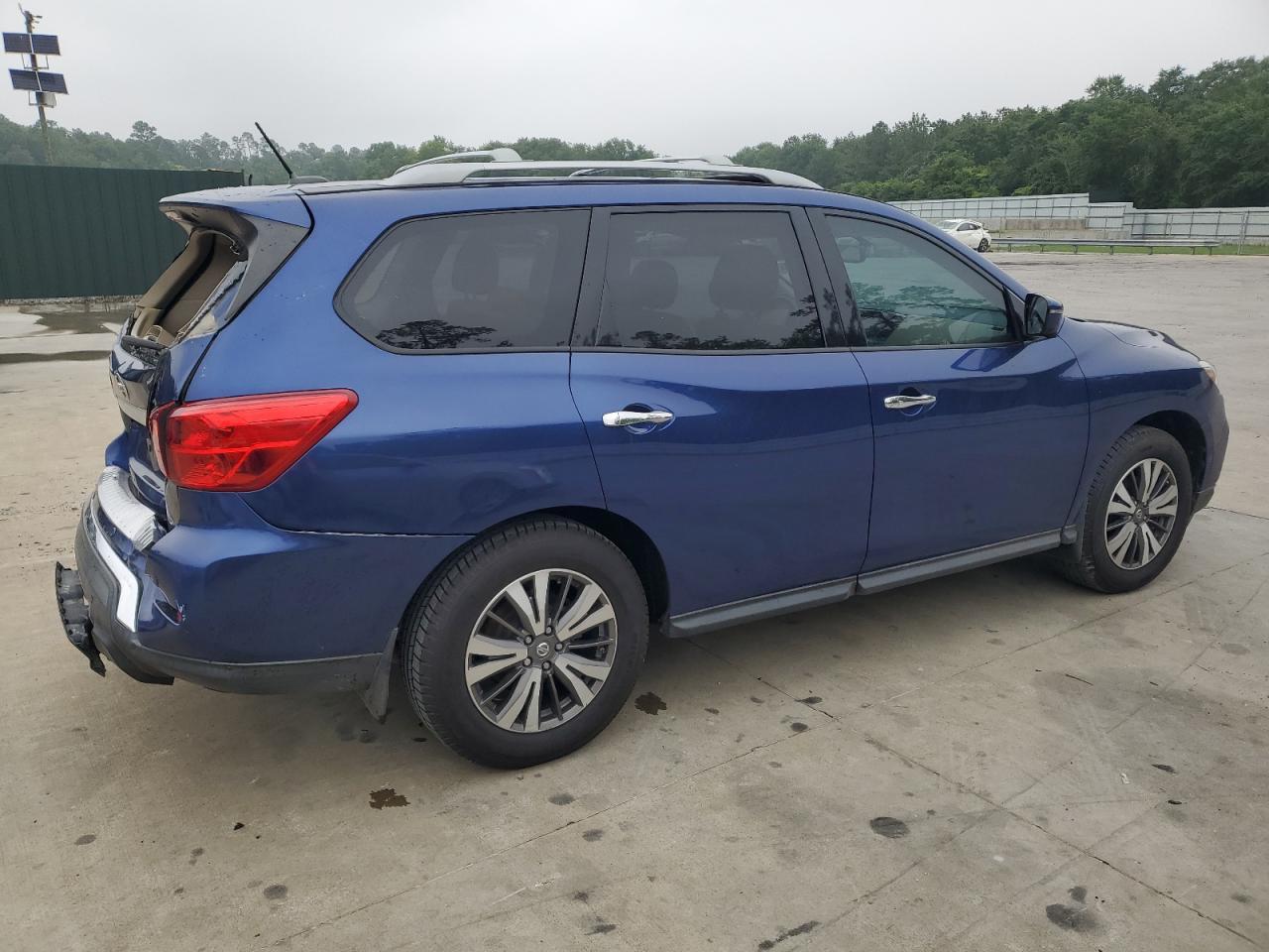 2017 NISSAN PATHFINDER