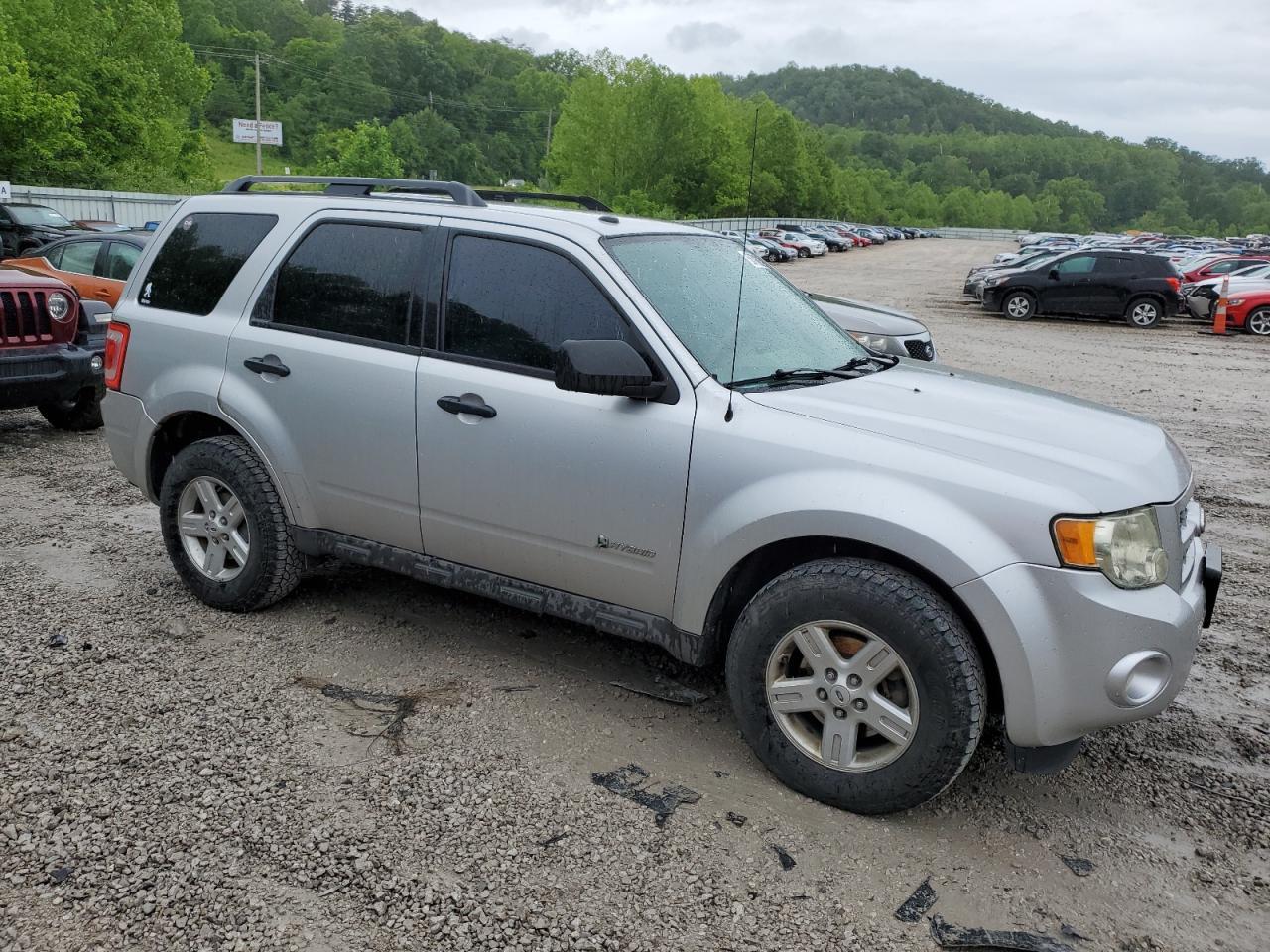 2010 FORD ESCAPE