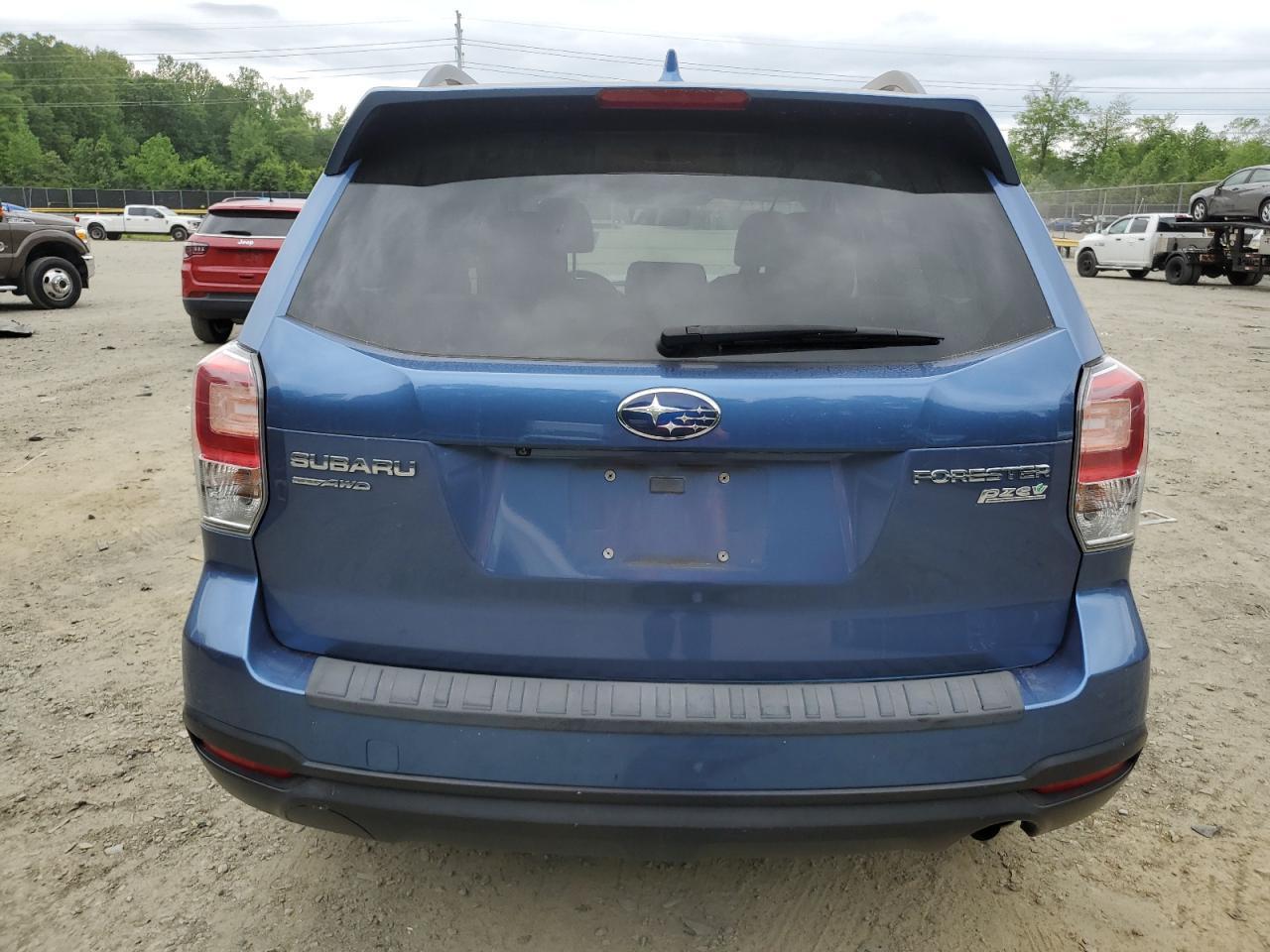 2017 SUBARU FORESTER