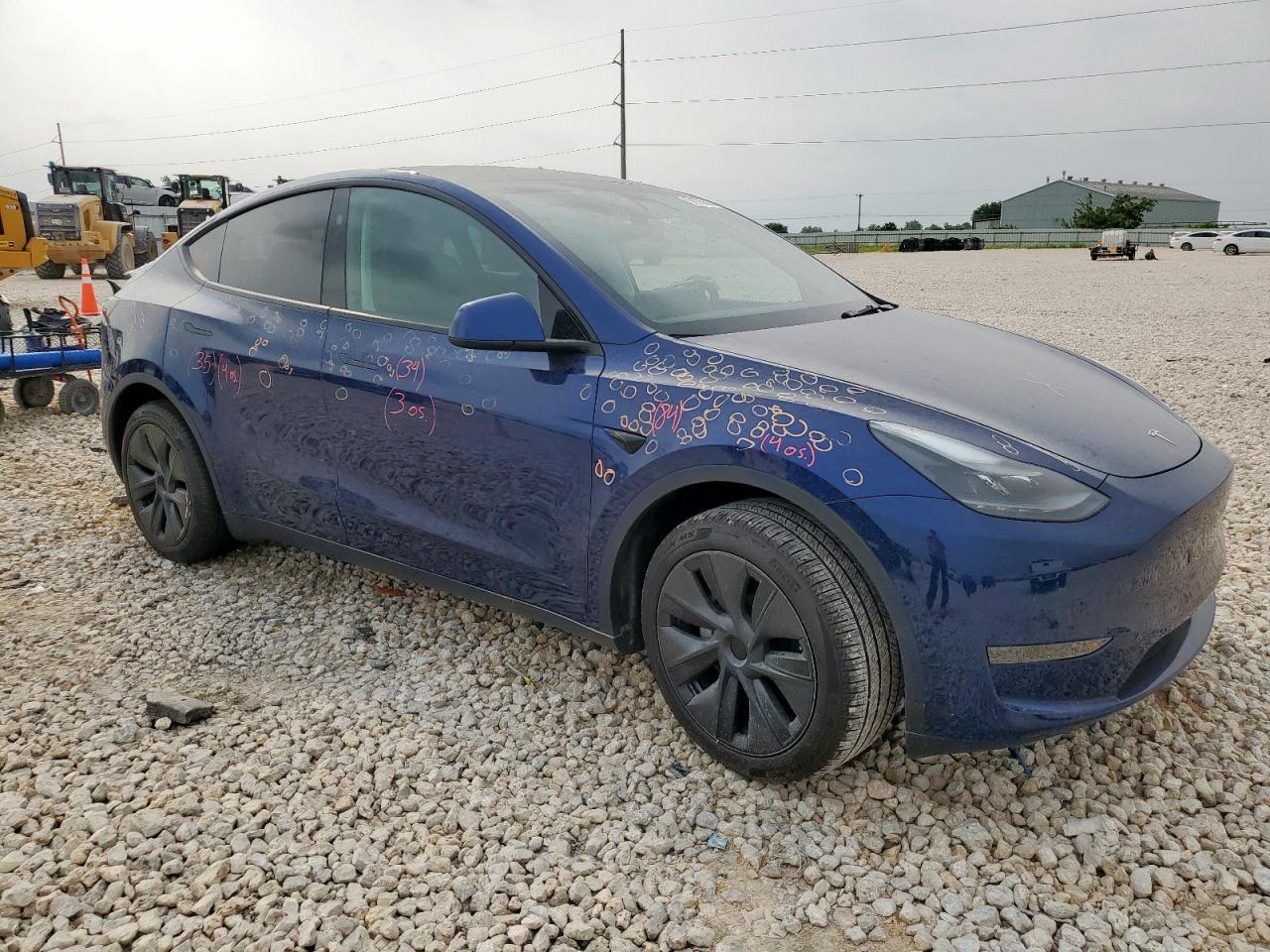 2024 TESLA MODEL Y