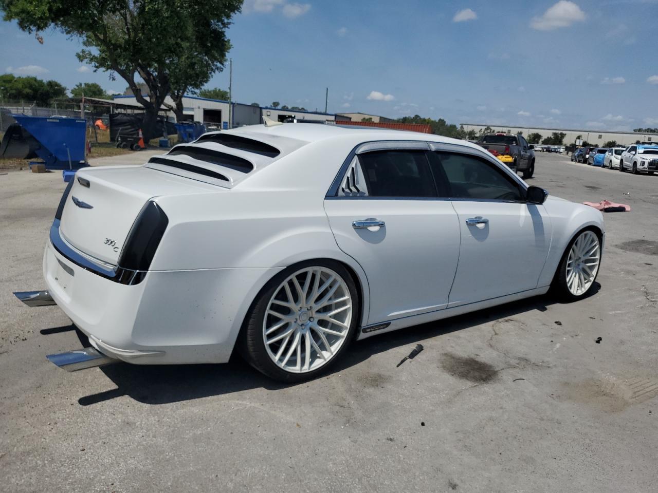 2011 CHRYSLER 300
