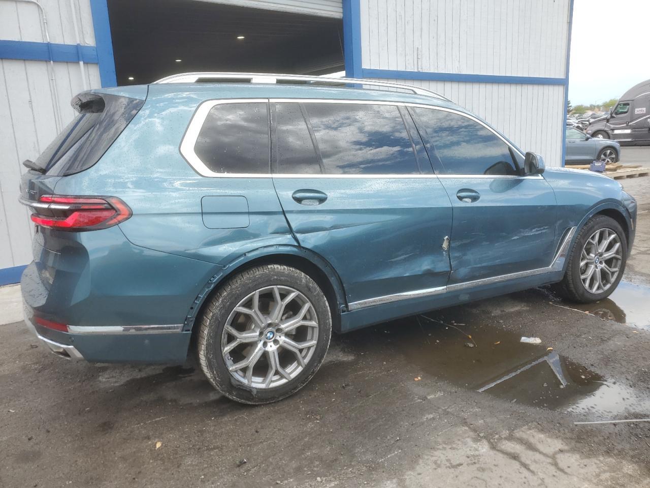 2023 BMW X7