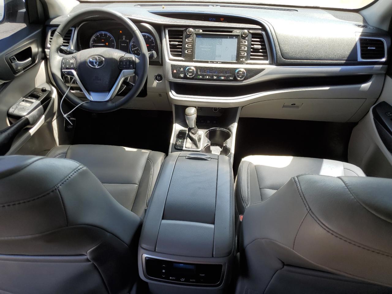 2016 TOYOTA HIGHLANDER