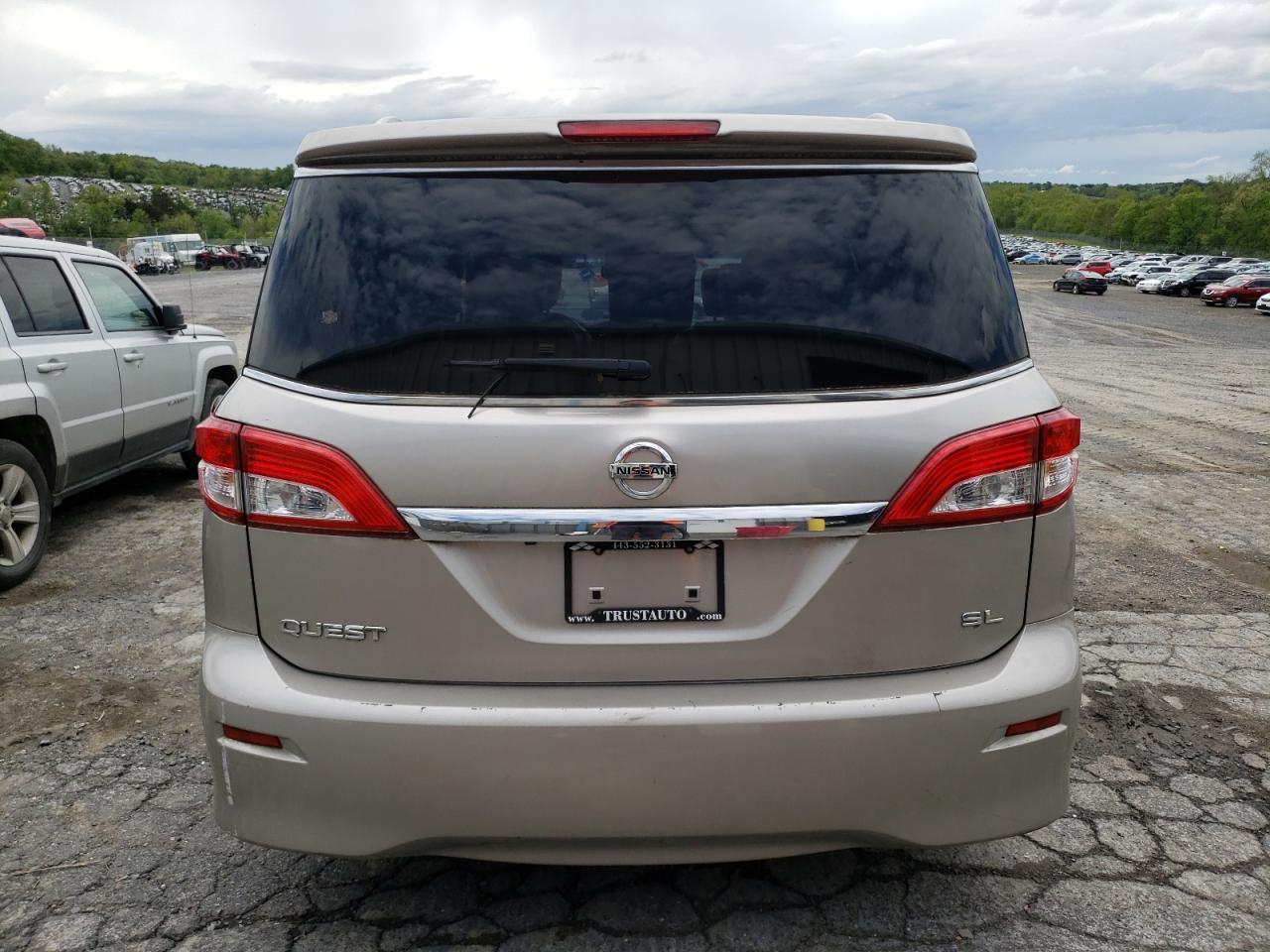 2013 NISSAN Quest