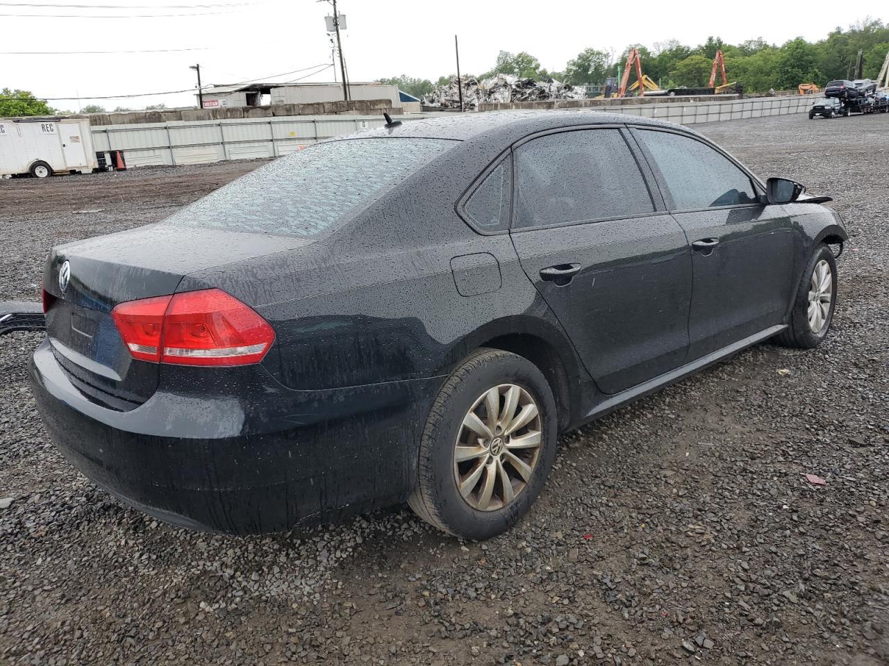 2012 VOLKSWAGEN Passat