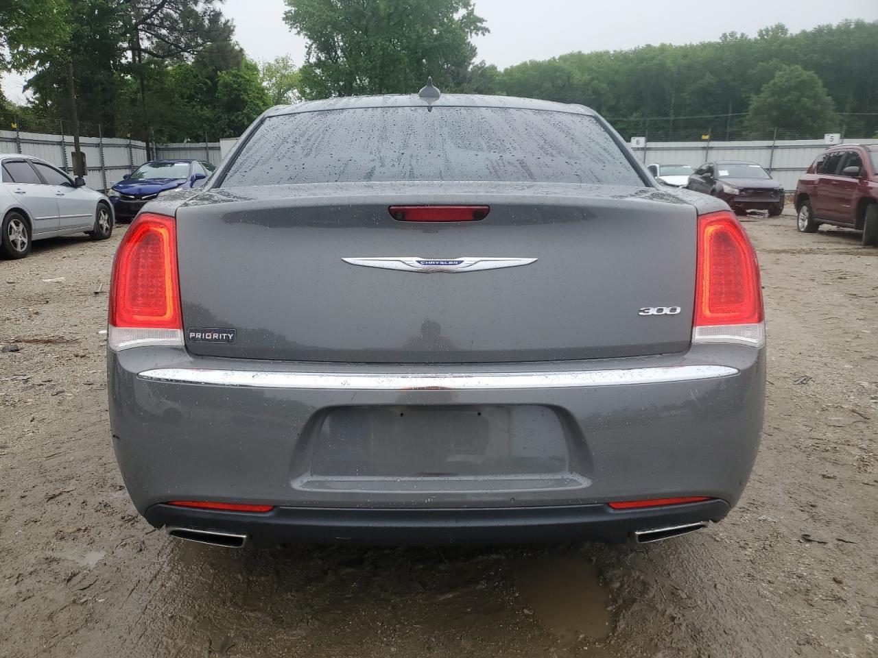 2019 CHRYSLER 300