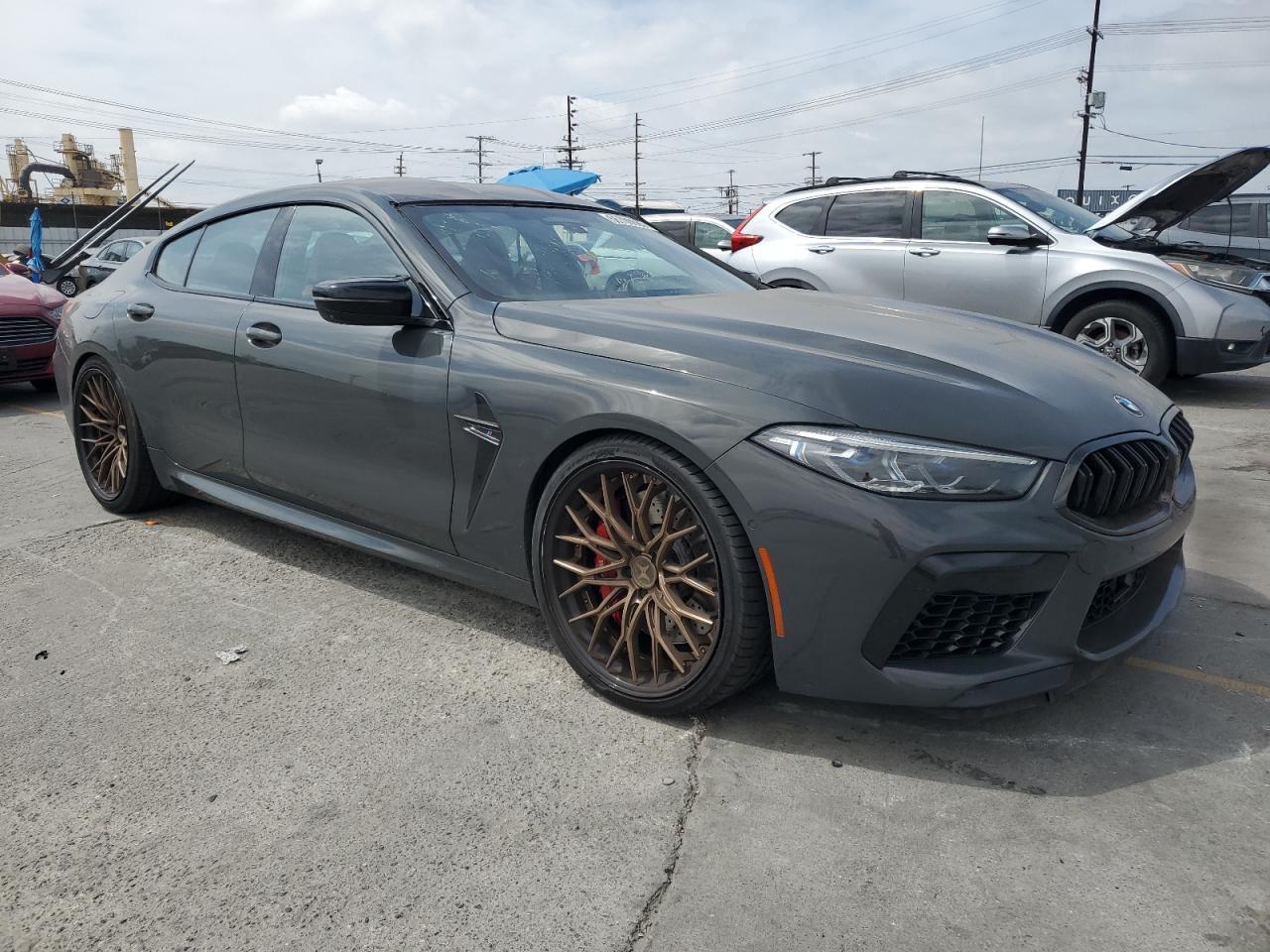 2022 BMW M8