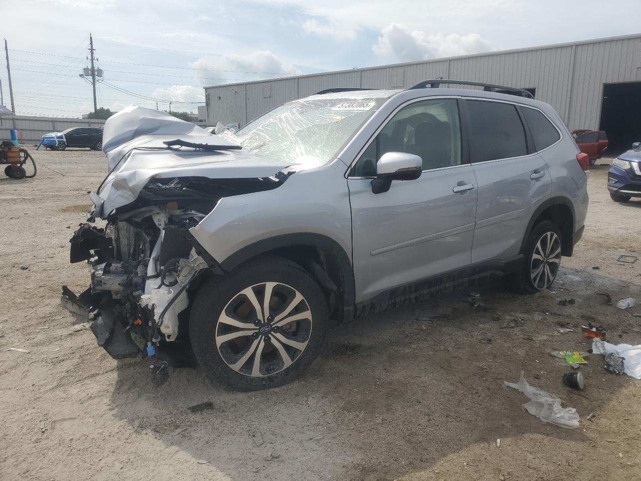 2023 SUBARU FORESTER
