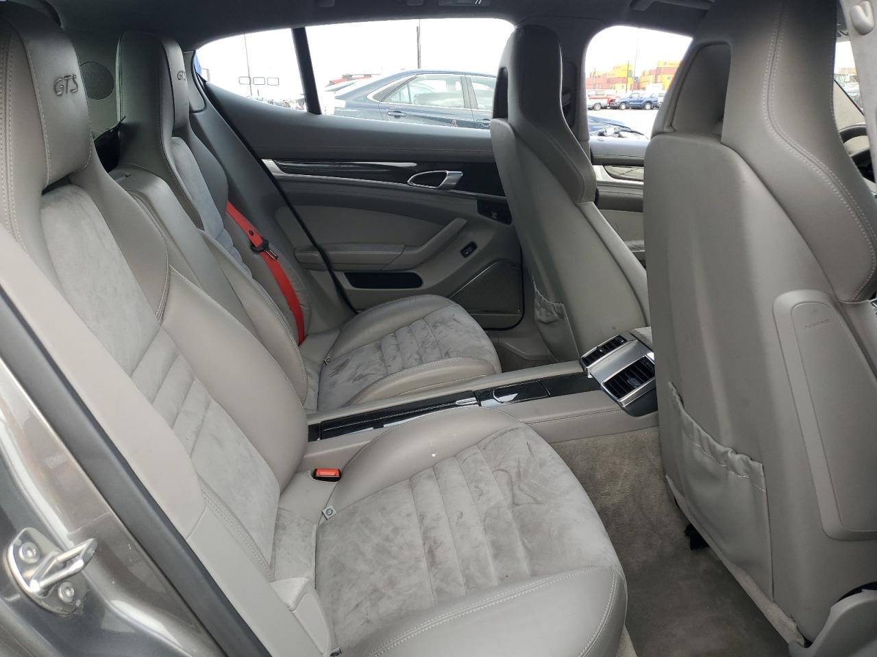 2013 PORSCHE Panamera