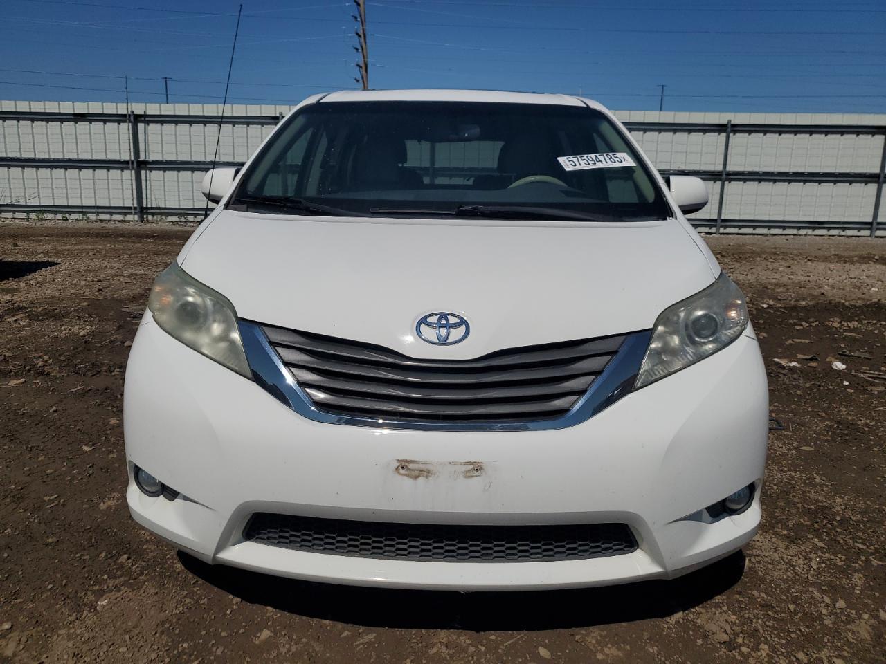 2012 TOYOTA SIENNA