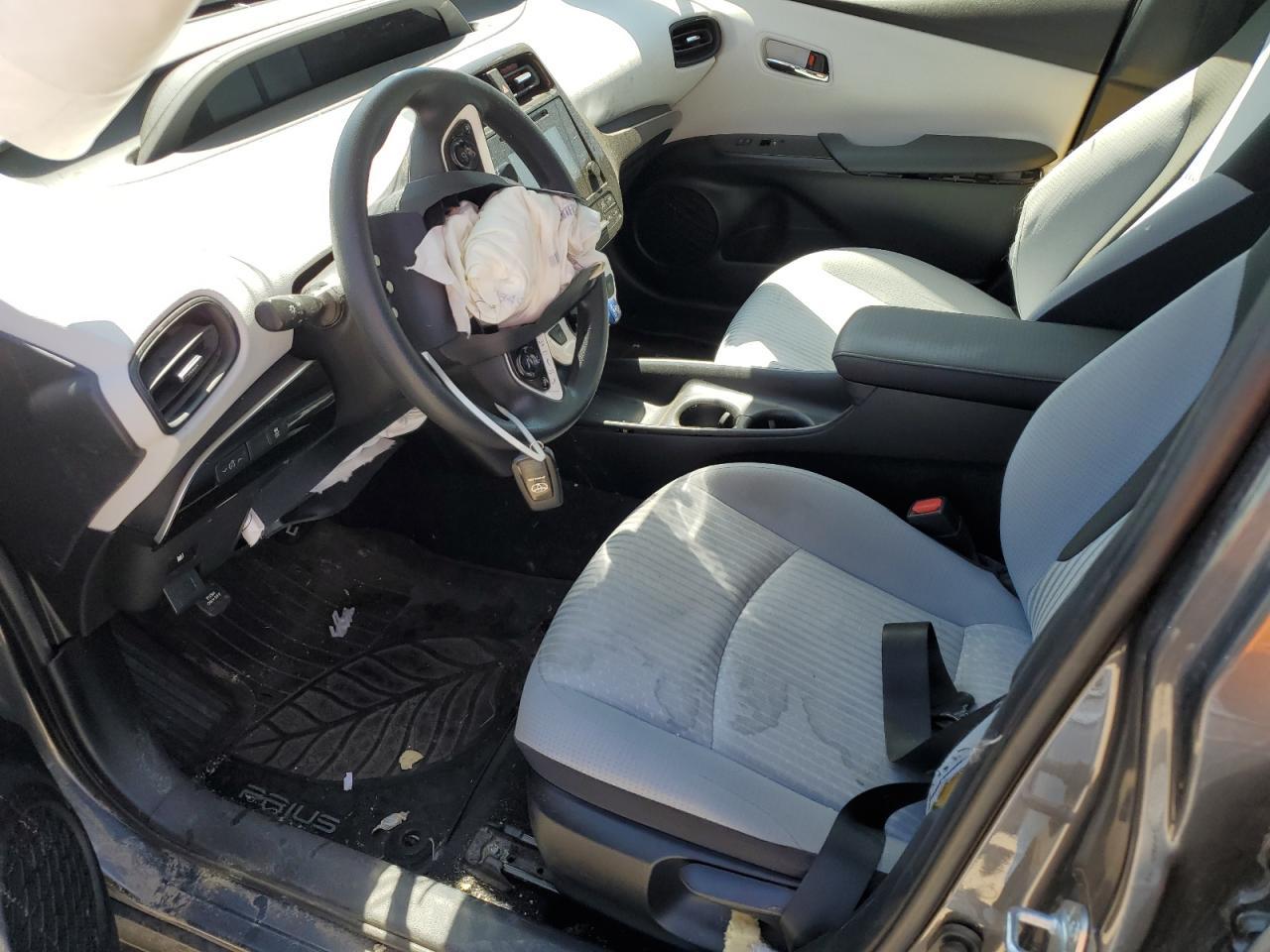 2016 TOYOTA PRIUS