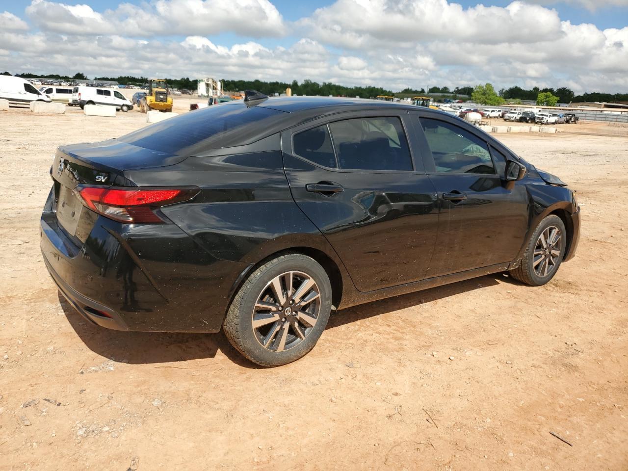 2021 NISSAN VERSA