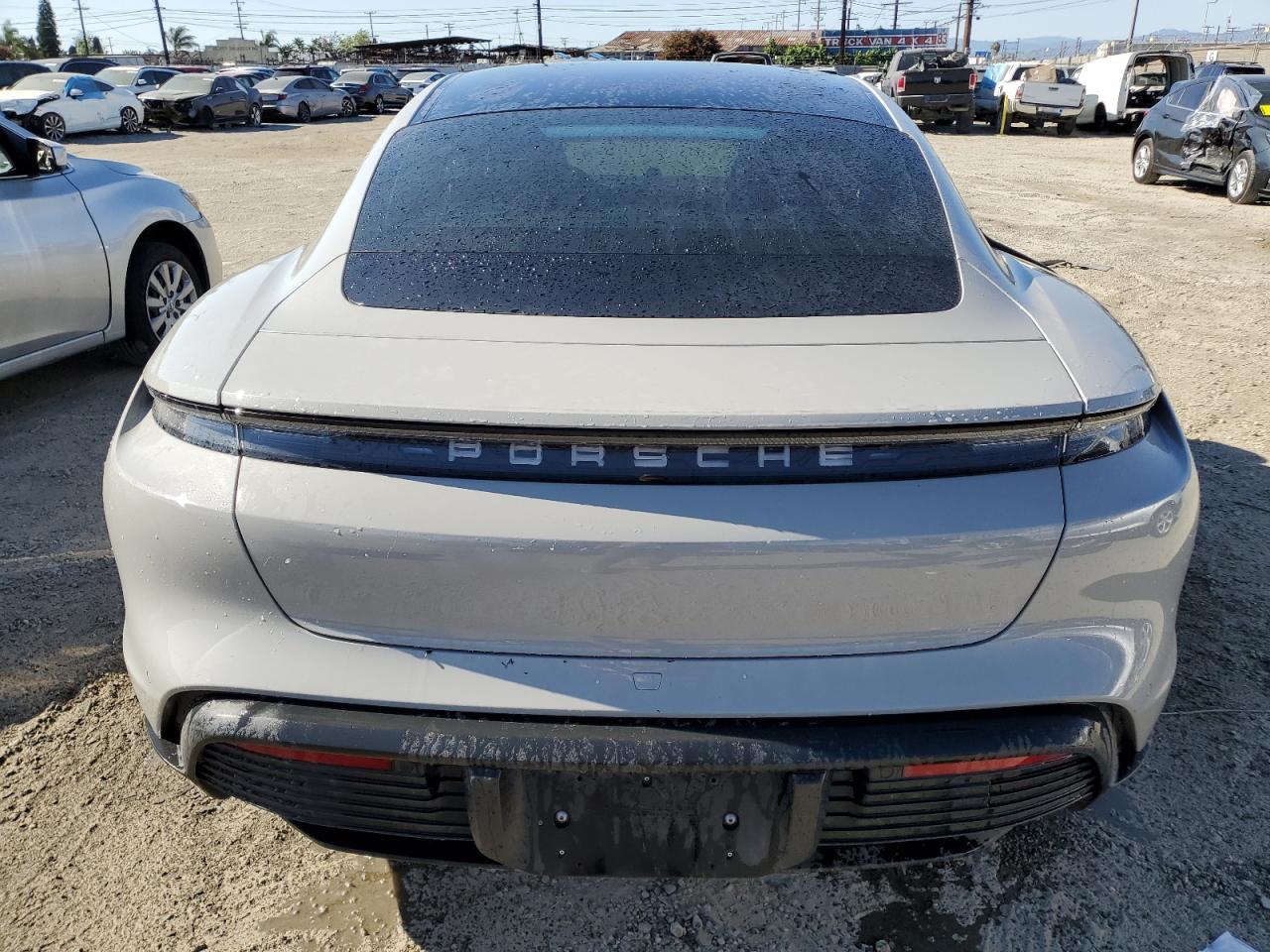 2023 PORSCHE Taycan
