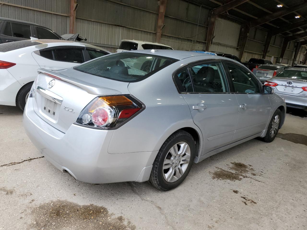 2010 NISSAN ALTIMA