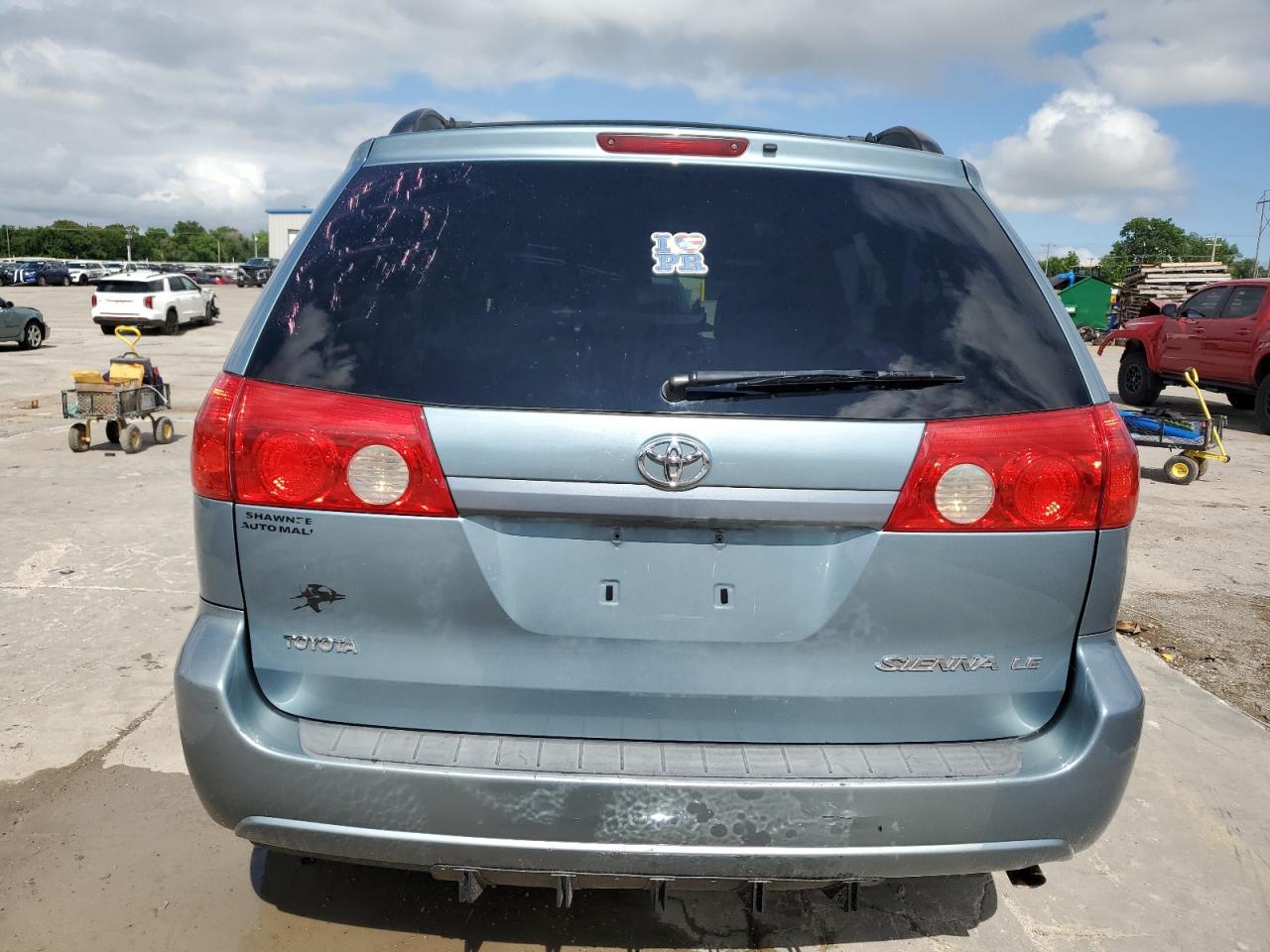 2009 TOYOTA SIENNA