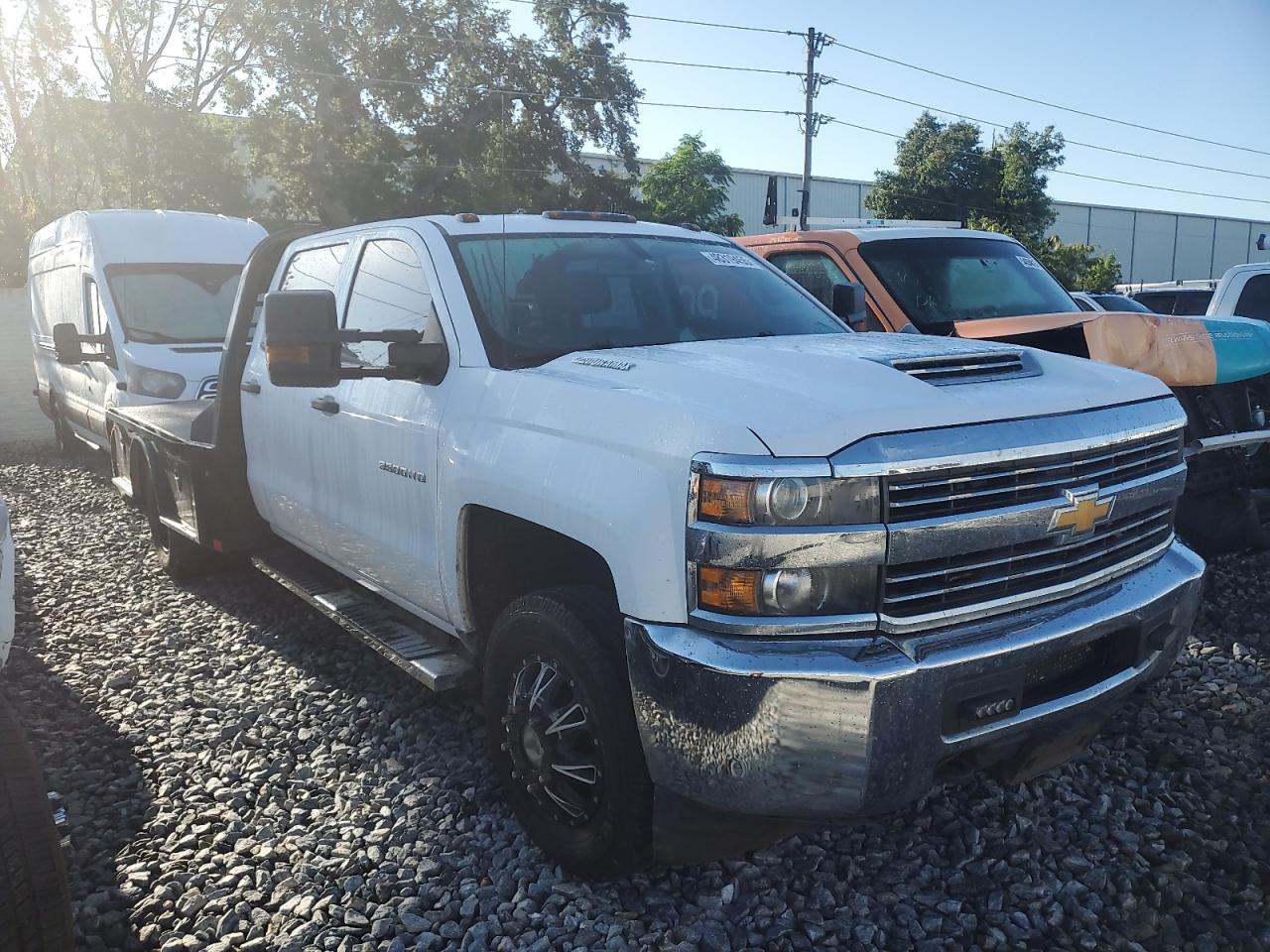 2018 CHEVROLET Silverado