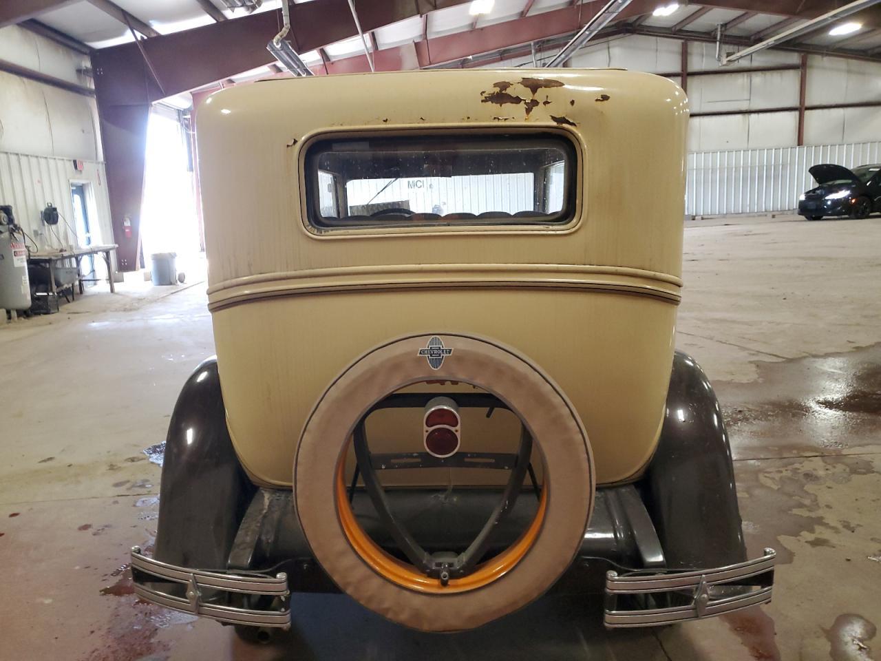 1929 CHEVROLET Sedan