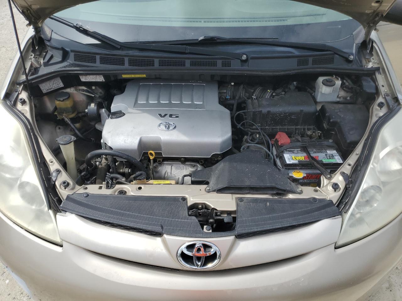 2009 TOYOTA SIENNA