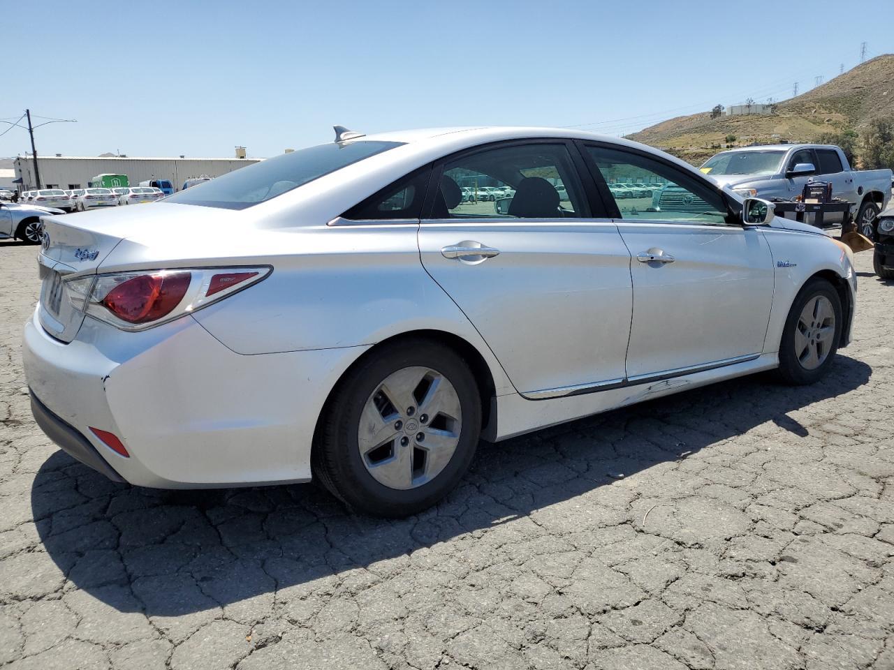 2011 HYUNDAI SONATA