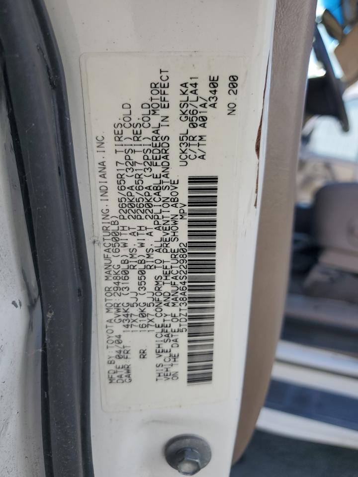 2004 TOYOTA Sequoia